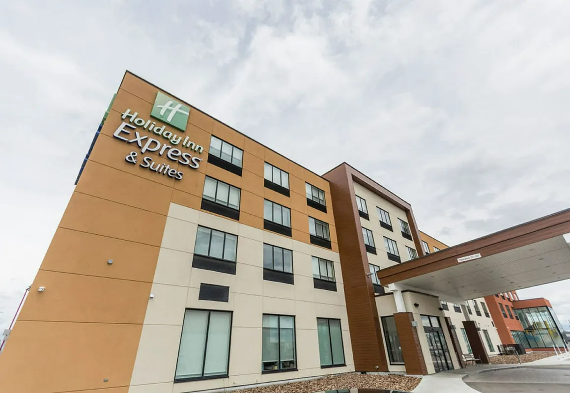 Holiday Inn Express & Suites Edmonton N - St. Albert by IHG hotel hero