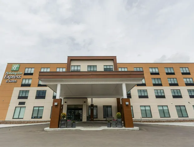 Holiday Inn Express & Suites Edmonton N - St. Albert by IHG hotel detail image 3