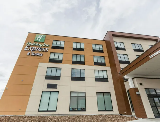 Holiday Inn Express & Suites Edmonton N - St. Albert by IHG hotel detail image 4