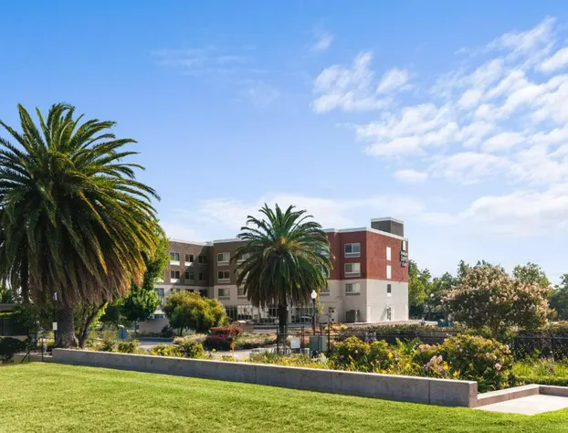 Holiday Inn Express & Suites Suisun City by IHG hotel detail image 2