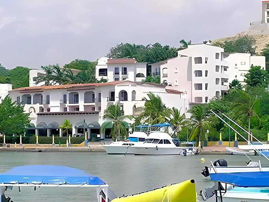 Hotel Marina Resort & Beach Club hotel hero