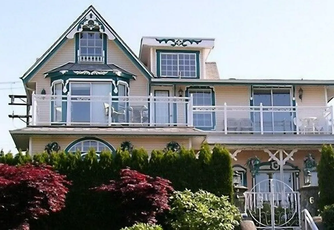 Ocean Breeze B&B hotel hero