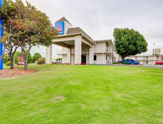 Studio 6 Midwest City, OK - Oklahoma City hotel detail image 3