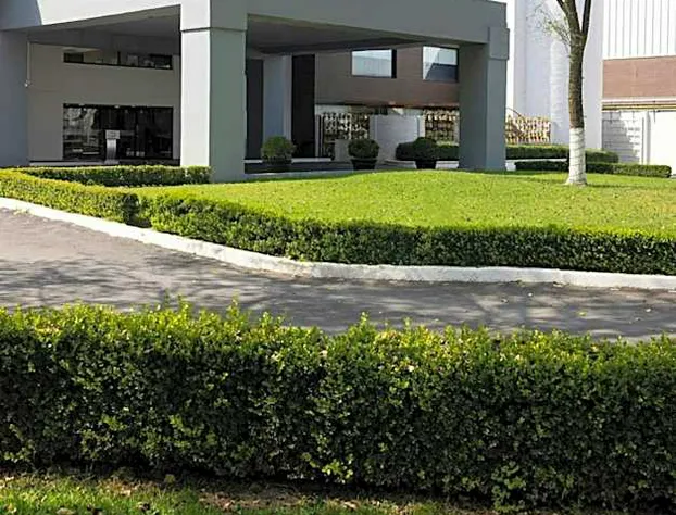 Courtyard by Marriott Toluca Airport hotel detail image 2