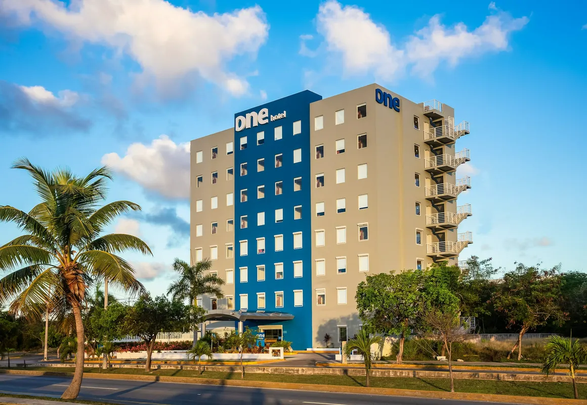 One Cancun Centro hotel hero