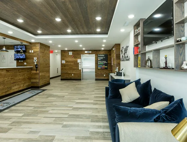 Hotel Ninety Five - JFK Airport hotel detail image 1