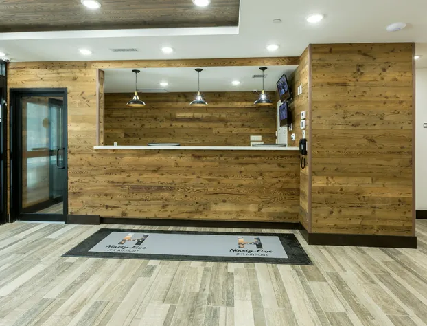 Hotel Ninety Five - JFK Airport hotel detail image 3