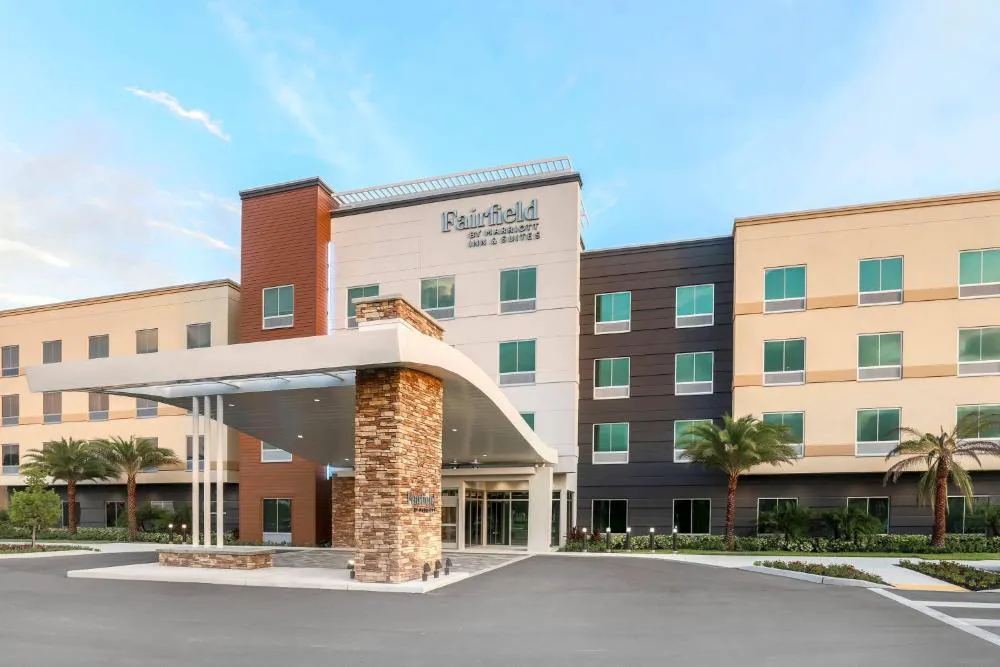 Fairfield Inn & Suites by Marriott Cape Coral/North Fort Myers hotel hero