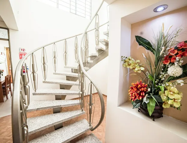 Hotel Elizabeth Central hotel detail image 1