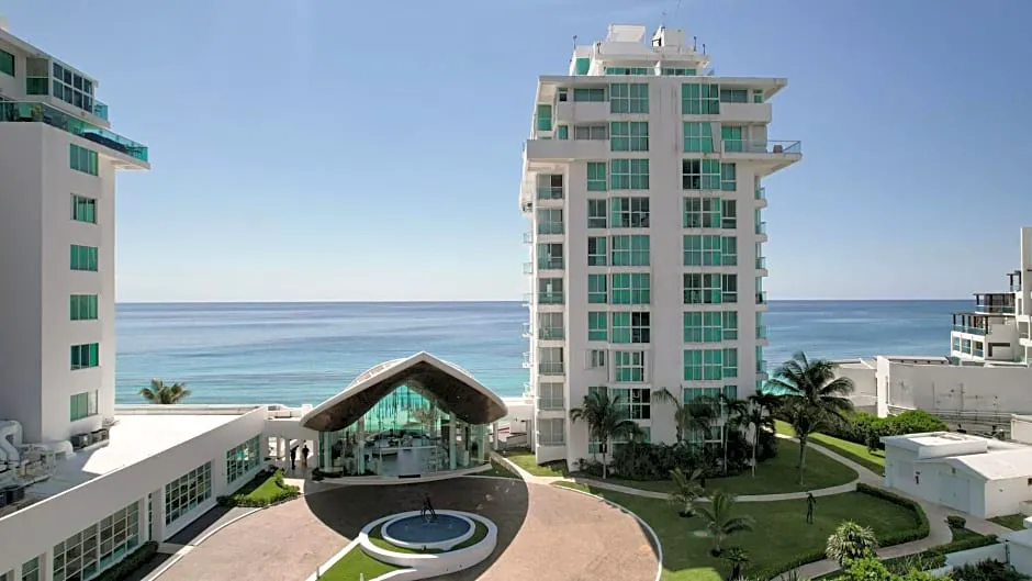 Oleo Cancun Playa All Inclusive Resort hotel hero