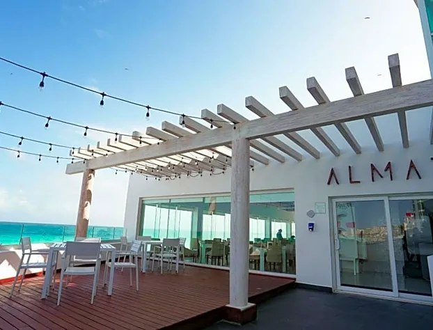 Oleo Cancun Playa All Inclusive Resort hotel detail image 4