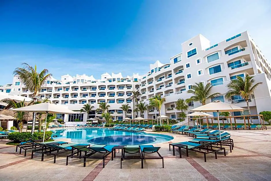 Wyndham Alltra Cancun All Inclusive Resort hotel hero