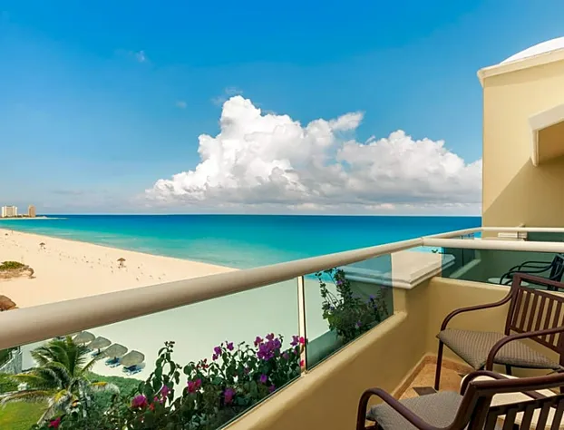 Wyndham Alltra Cancun All Inclusive Resort hotel detail image 3