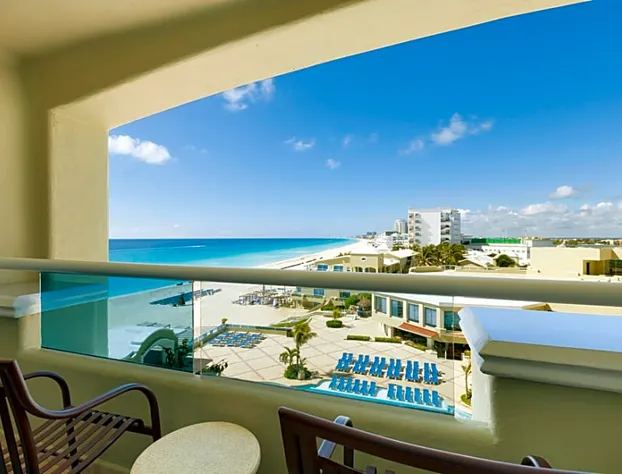 Wyndham Alltra Cancun All Inclusive Resort hotel detail image 4