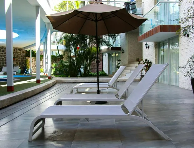 Country Hotel and Suites hotel detail image 3