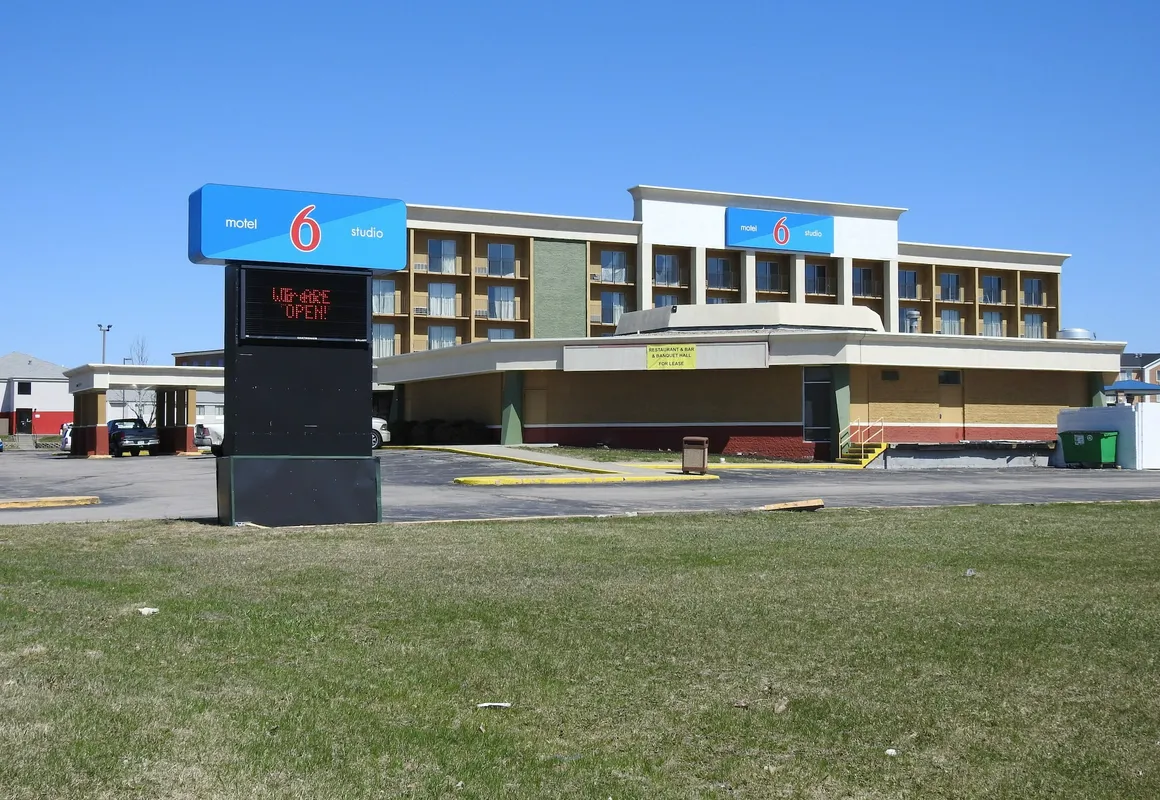 Motel 6 Lincoln, NE - Airport hotel hero