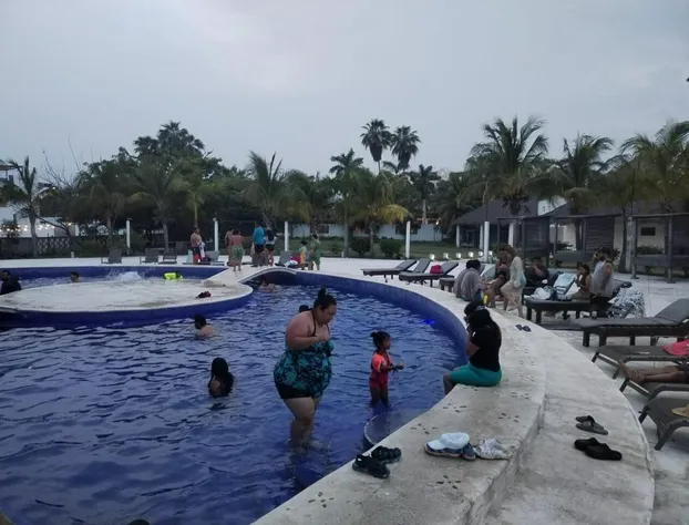 La Isla Huatulco Hotel & Beach Club hotel detail image 1