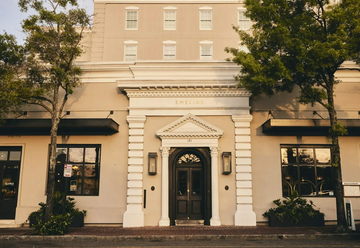 Emeline hotel hero