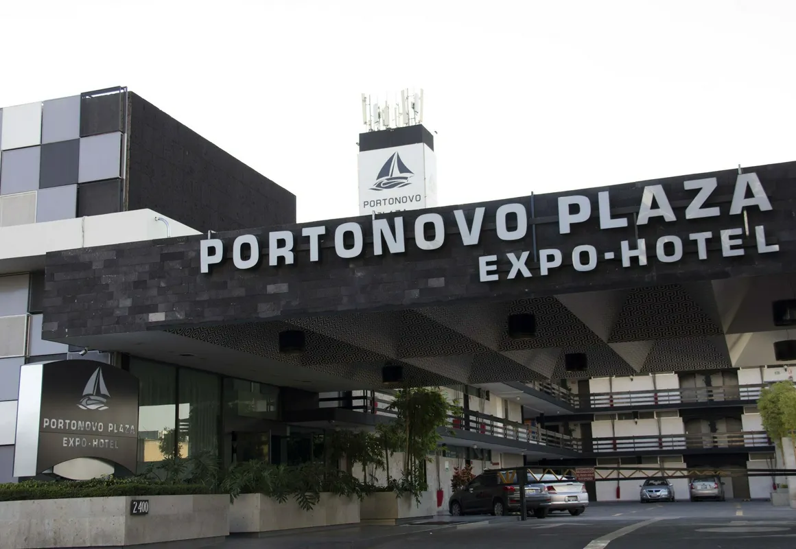 Hotel Portonovo Plaza Expo hotel hero