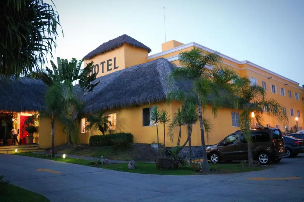 Zar Colima hotel hero