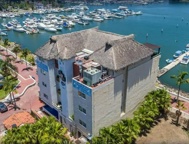 Marina Banderas Suites hotel detail image 4