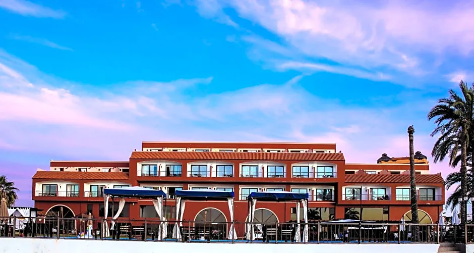 La Posada Hotel & Beach Club hotel hero