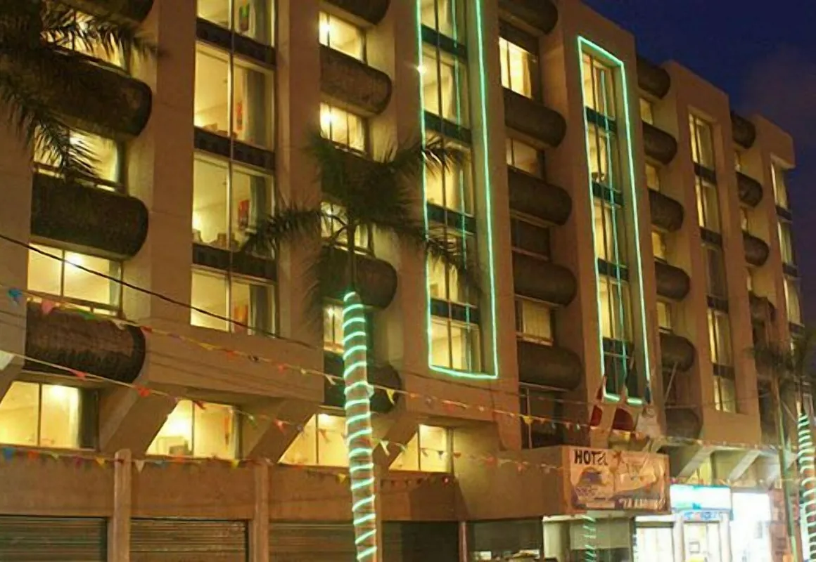 Tortuga Express hotel hero