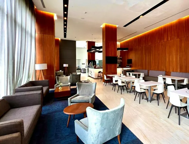 Fiesta Inn Express Cancún Cumbres hotel detail image 2