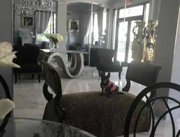 Notebook Miami Beach hotel detail image 4