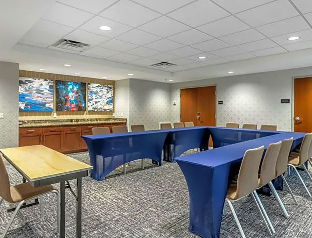 Hampton Inn Camden hotel detail image 3