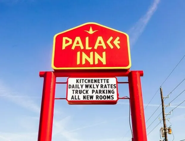 Econo Lodge Inn & Suites hotel detail image 4