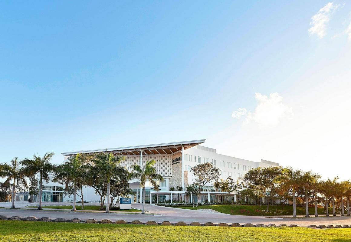 Fairfield Inn & Suites by Marriott Cancun Airport hotel hero