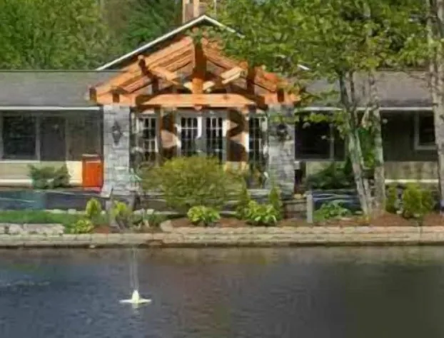 The Village Inn hotel detail image 2