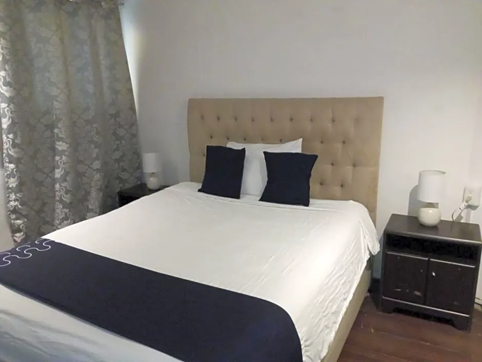 Singular Goldsmith hotel hero