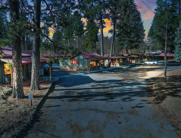 Cedar Village Motel hotel detail image 1