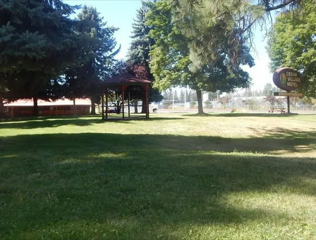 Cedar Village Motel hotel detail image 2