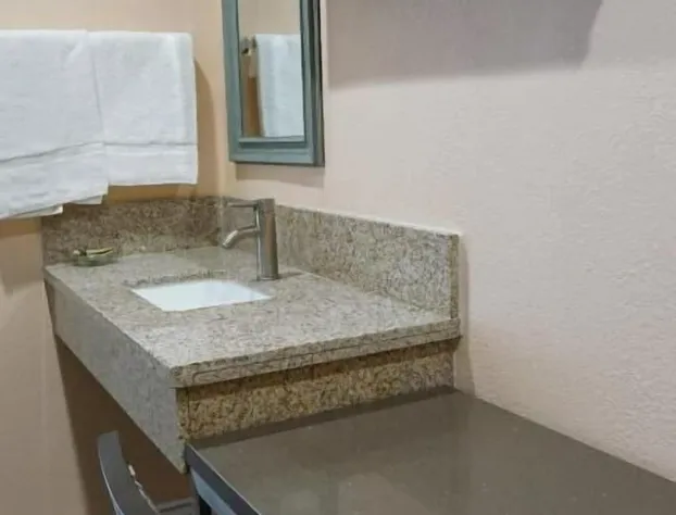 Holly Crest Hotel - Los Angeles, LAX Airport hotel detail image 2