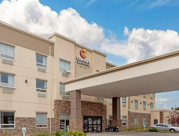 Comfort Inn & Suites hotel detail image 1