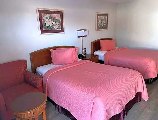 Colonial Inn hotel detail image 4