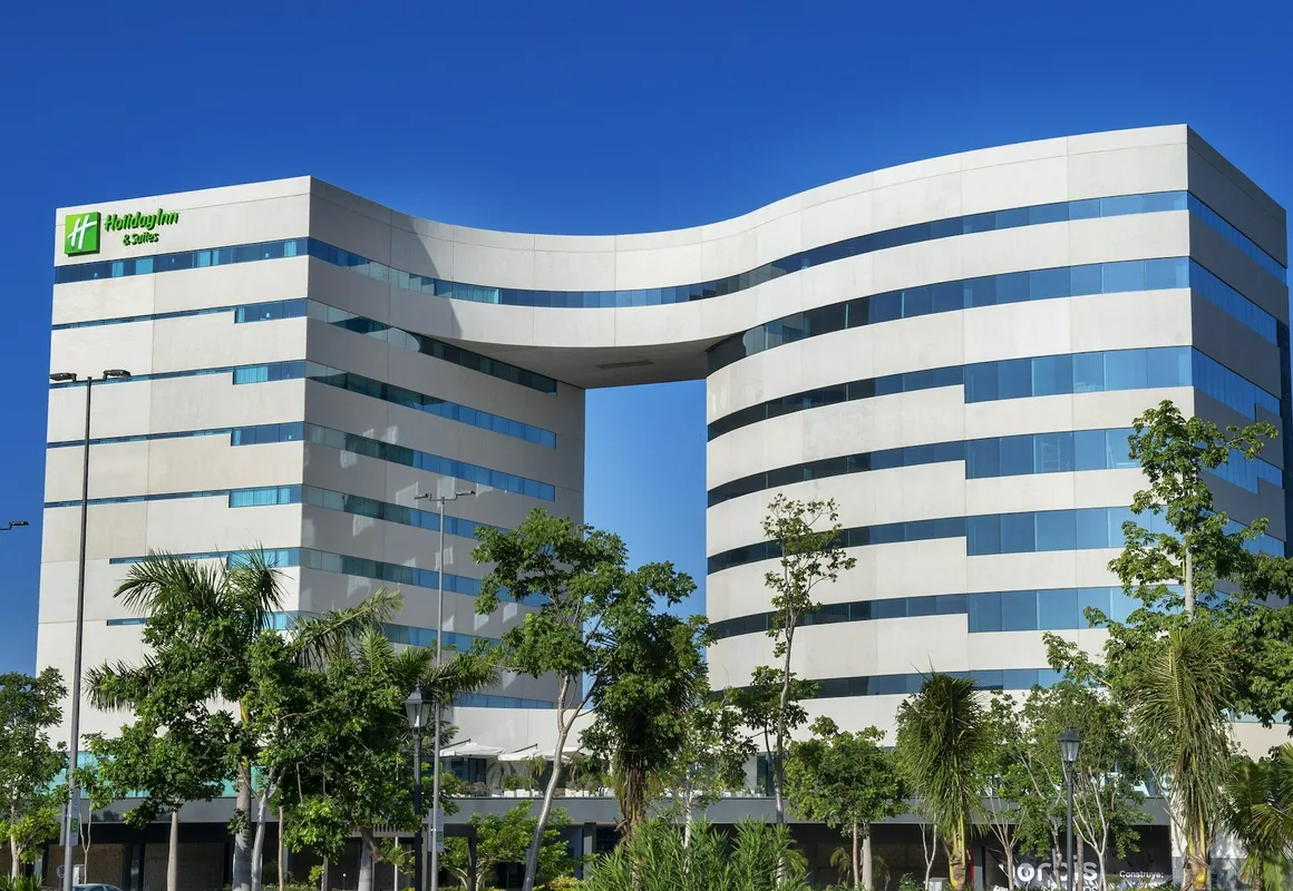 Holiday Inn Hotel & Suites Merida La Isla by IHG hotel hero