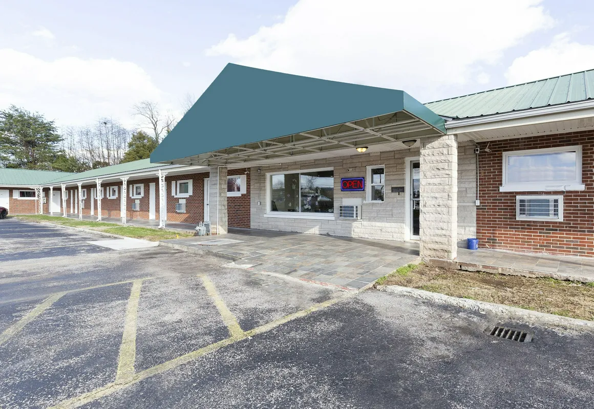 OYO Hotel Cave City KY hotel hero