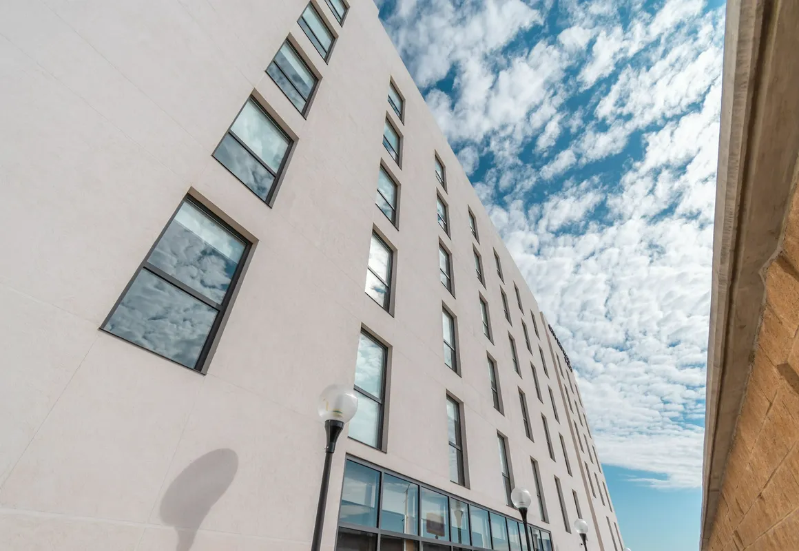 Hotel Highland Chihuahua hotel hero