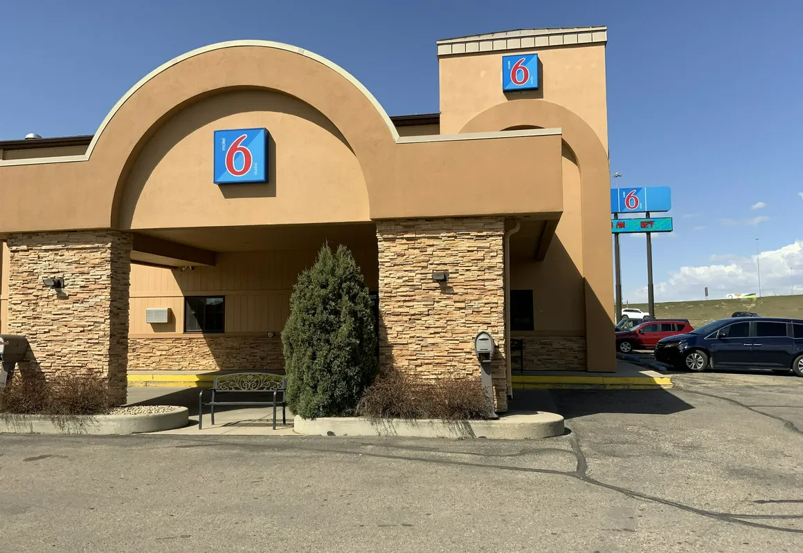 Motel 6 Minot, ND hotel hero