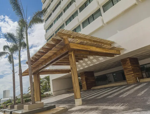 InterContinental Presidente Cancun Resort by IHG hotel detail image 4