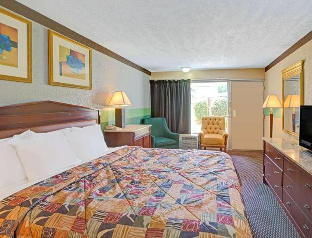 Charlotte Speedway Inn & Suites hotel detail image 4