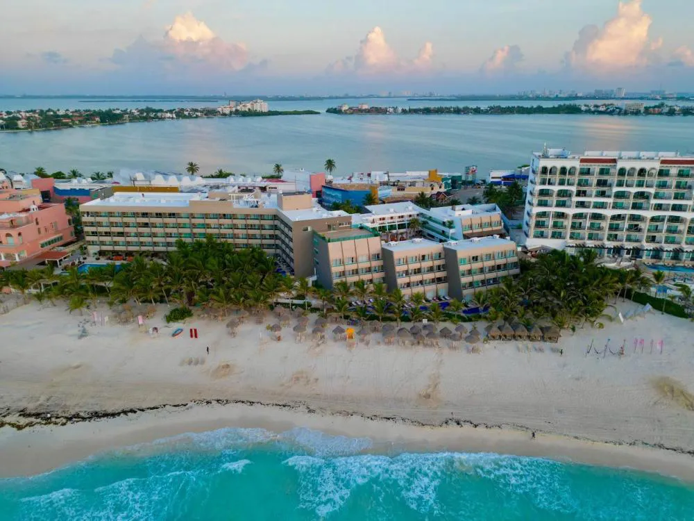 Flamingo Cancun - All Inclusive hotel hero