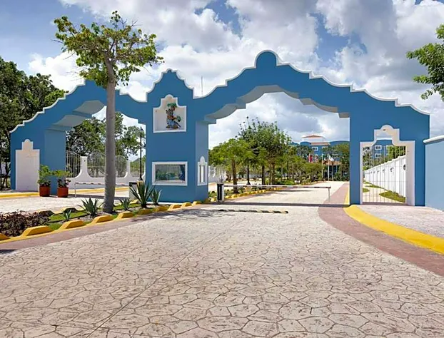 Courtyard By Marriott Cancun Airport hotel detail image 2