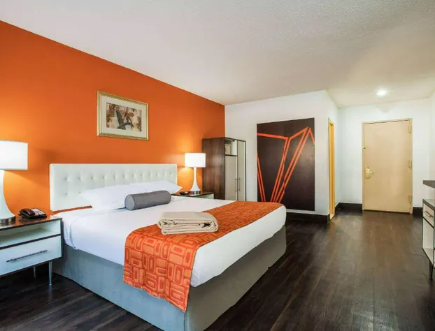 Howard Johnson by Wyndham Bronx hotel detail image 4