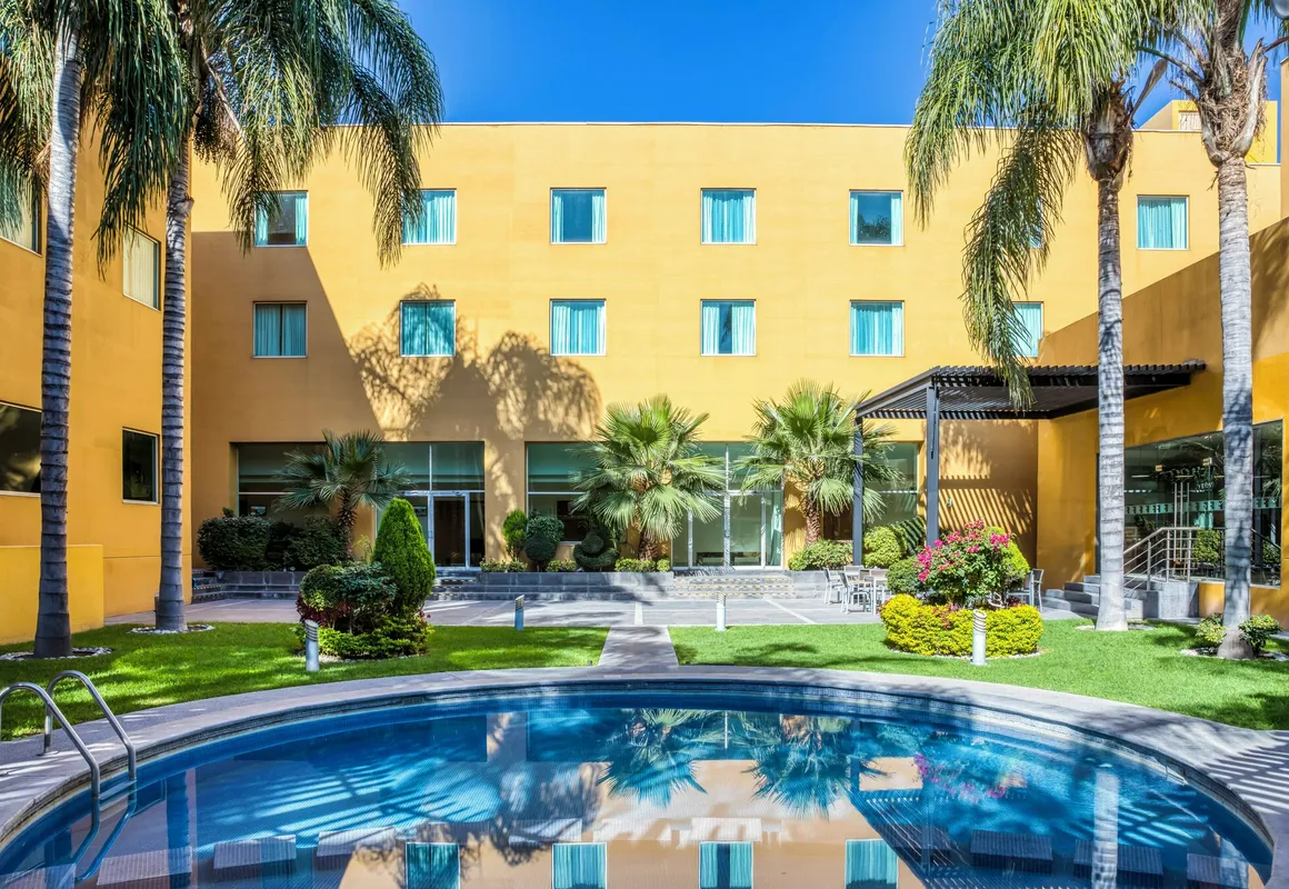 Fiesta Inn Express San Luis Potosí Oriente hotel hero