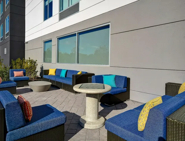 Tru by Hilton Concord hotel detail image 3